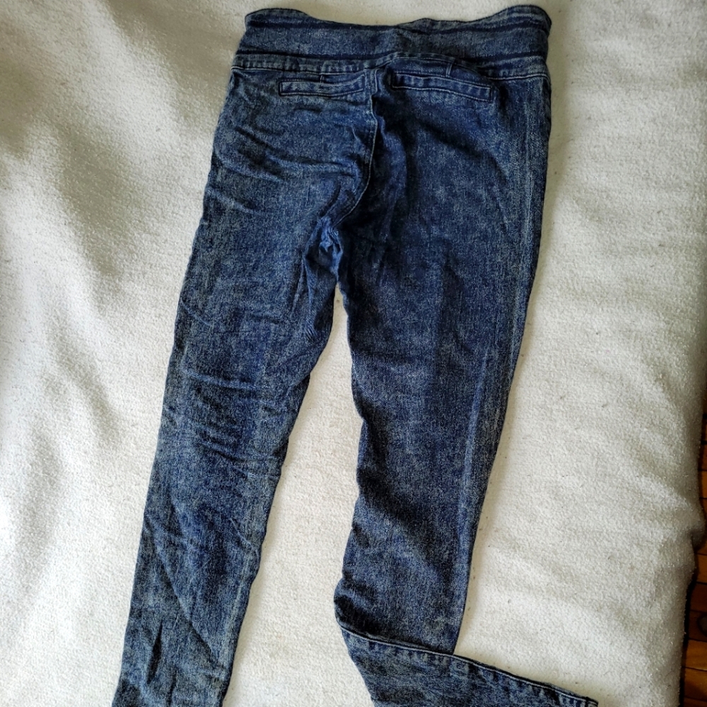 Blue skinny jeans